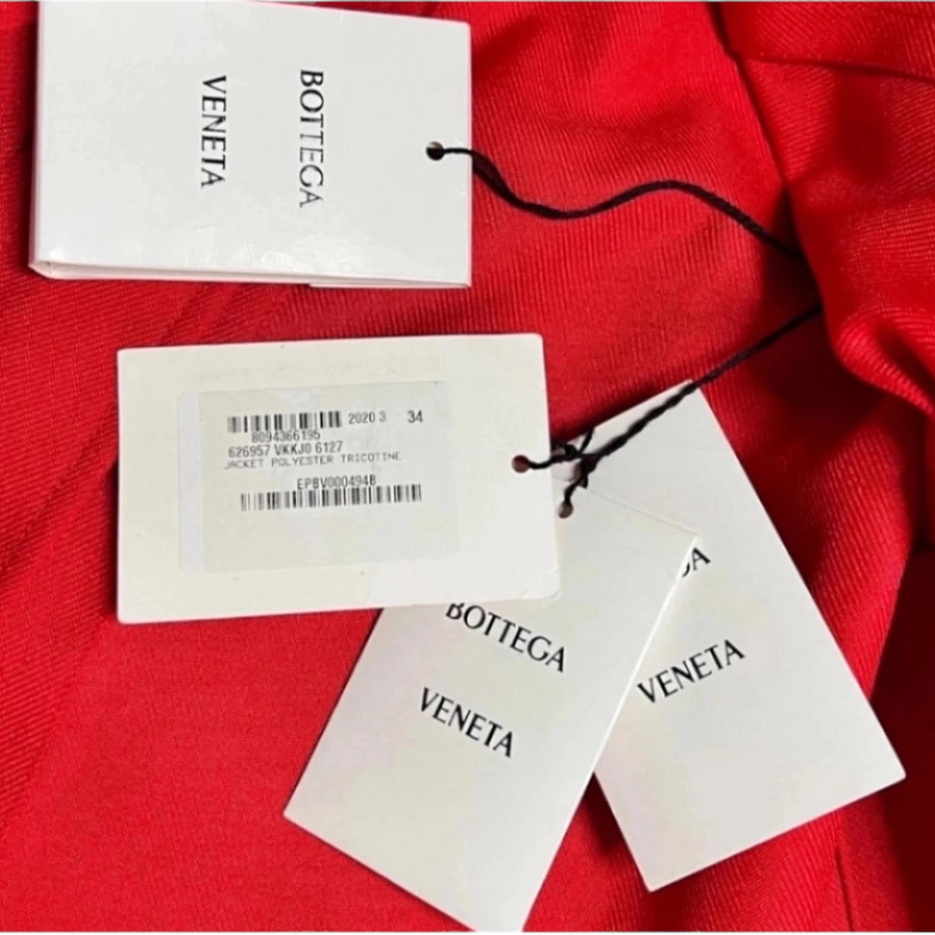 Bottega Veneta Detachable Triangle Belt Trench Coat – Red, IT 34 / XS – pre-loved