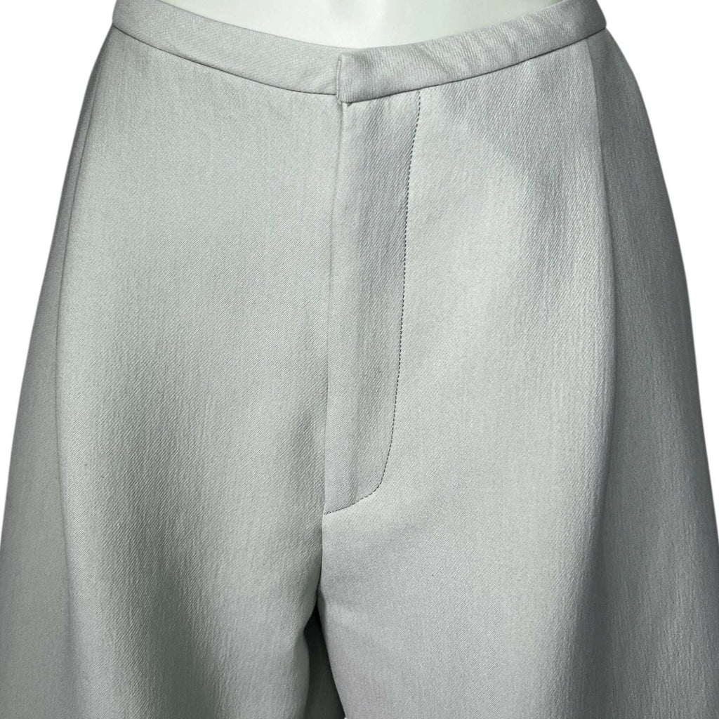 Totême Twill Pleated Bermuda Shorts – Tailored Fit, Neutral, Size M – pre-loved