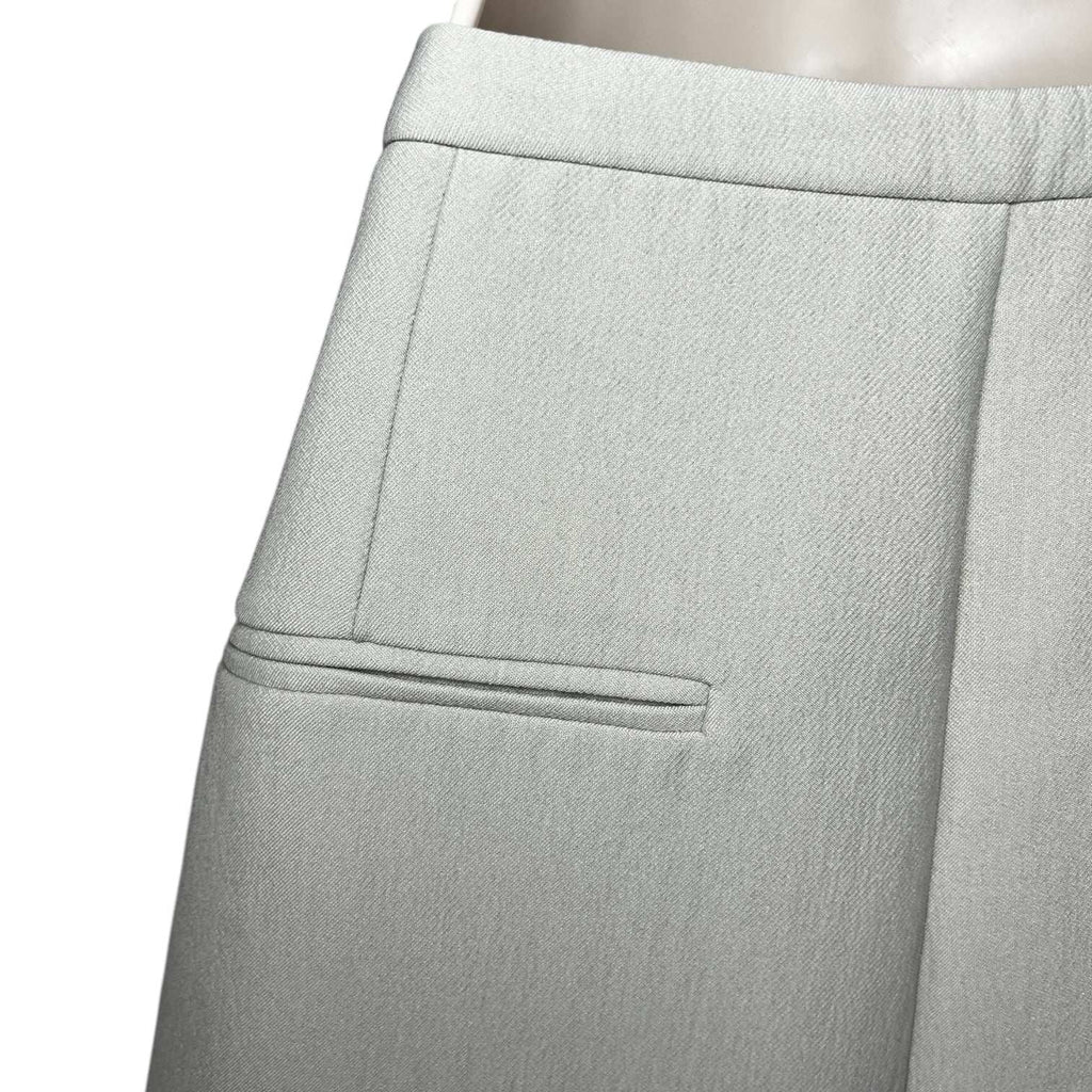 Totême Twill Pleated Bermuda Shorts – Tailored Fit, Neutral, Size M – pre-loved